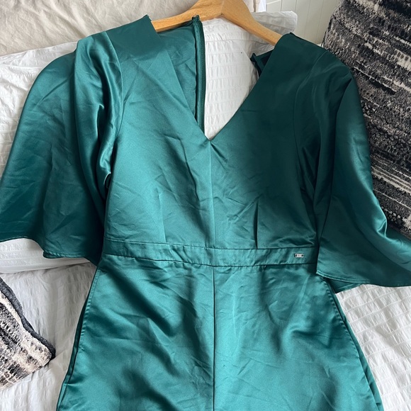 Gorgeous Emerald One Piece - Picture 2 of 4